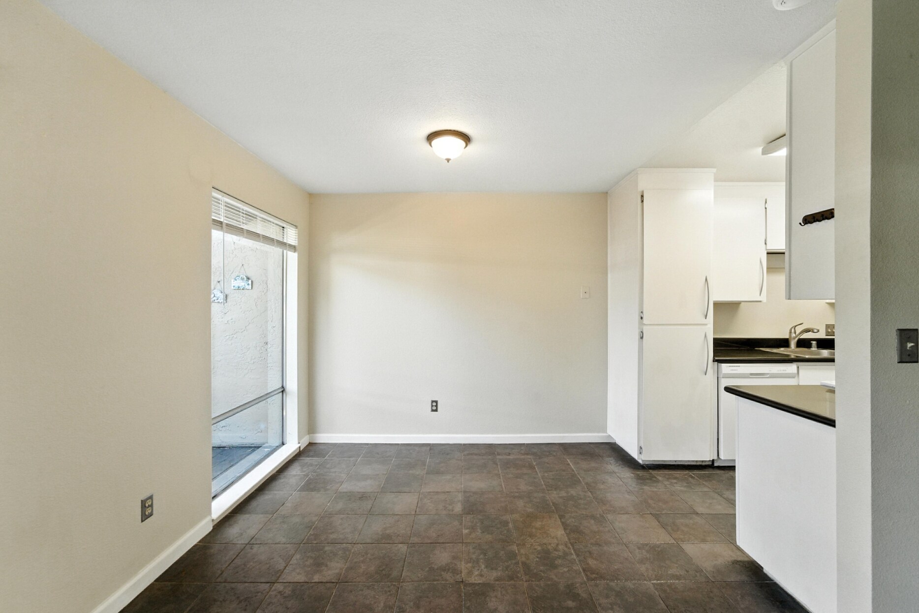 Building Photo - 303 Tradewinds Dr