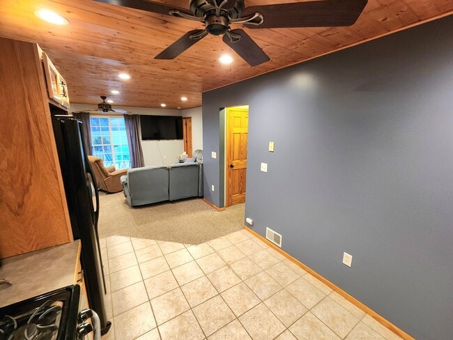 Building Photo - 6039 Morris Lake Rd