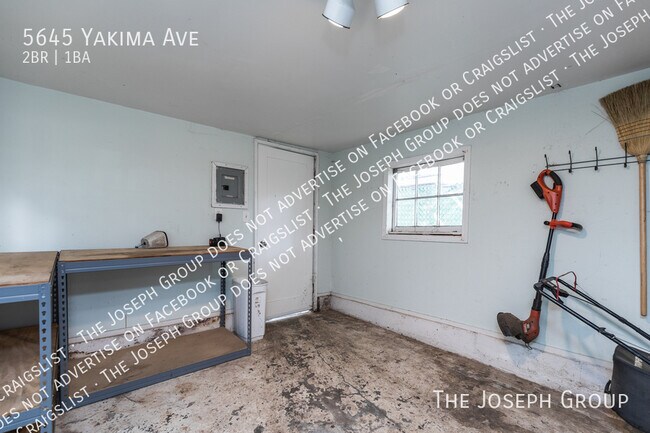 Building Photo - 5645 S Yakima Ave