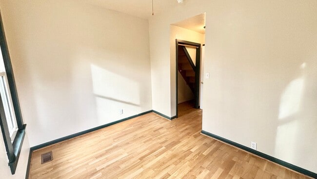 Building Photo - Looking for a short-term 5-month lease? |Character-Rich 1912 Home in North Portland – Spacious 2 ...