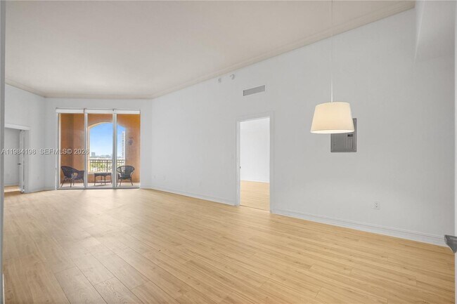 Building Photo - 3001 NE 185th St