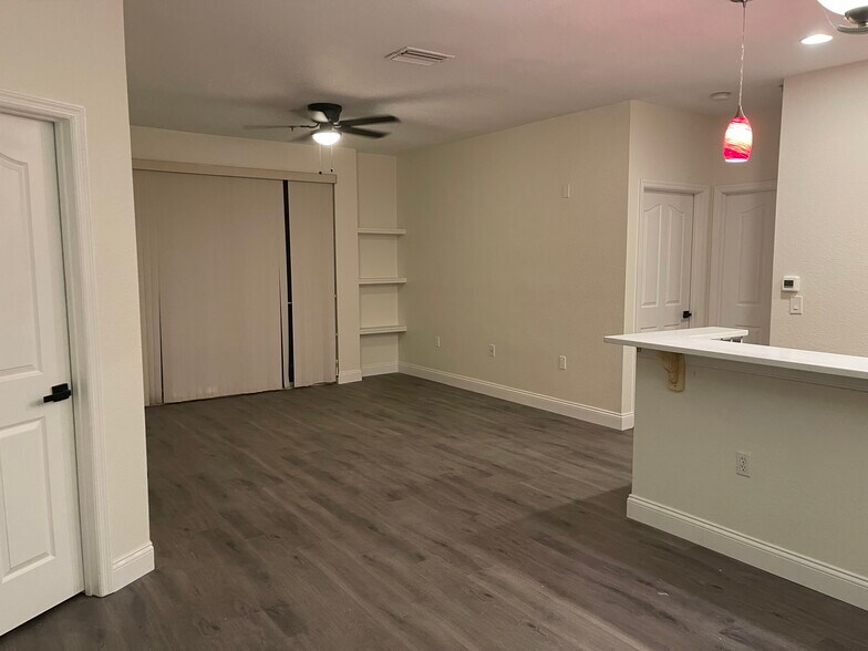 Building Photo - 1150 Lake Shadow Cir