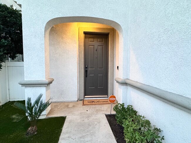 Building Photo - 297 Mildred St