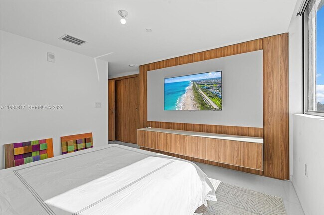 Building Photo - 1135 103rd St