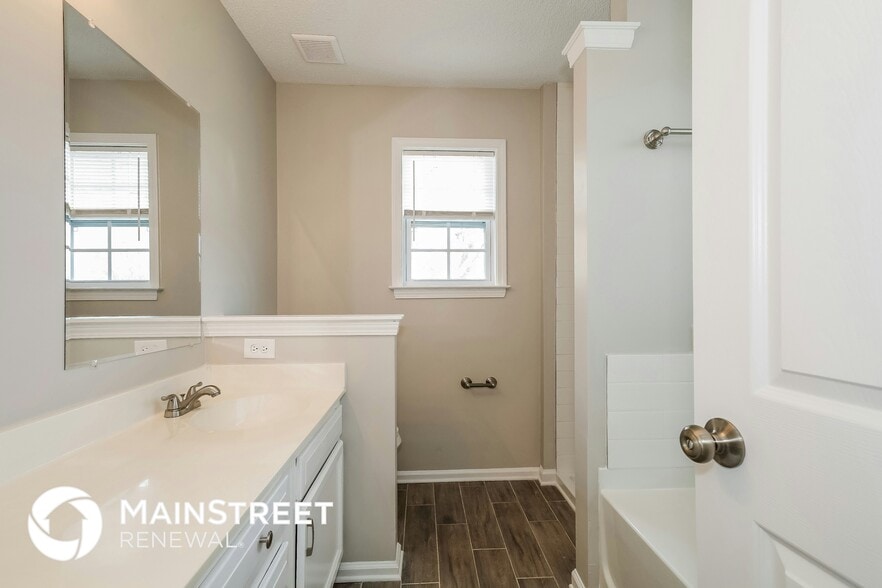 Building Photo - 4113 Regency Dr