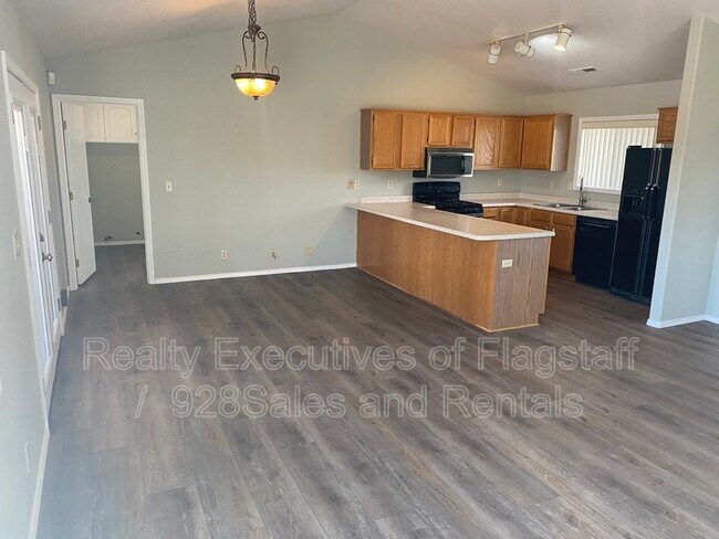 Building Photo - 7454 Patriot Dr