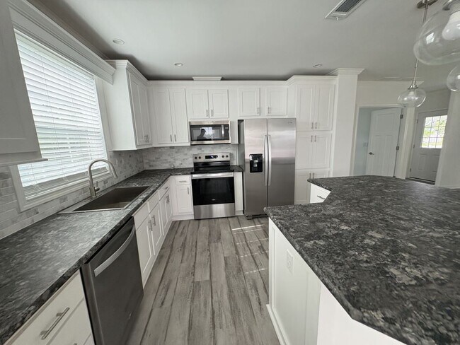 Building Photo - 1639 Voyager Dr