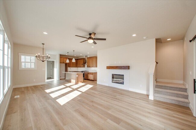 Building Photo - Luxury Townhome in the Heart of Eagle — 3 Beds + 3 Baths + Premium Amenities