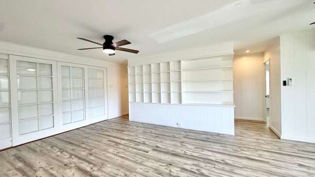 Building Photo - 2340 University Ave