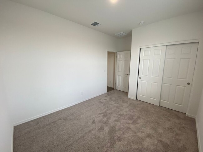 Building Photo - Charming Madera Rental: 3-Bed, 2-Bath Gem in Queen Creek's Heart, Complete with Upgraded Kitchen ...