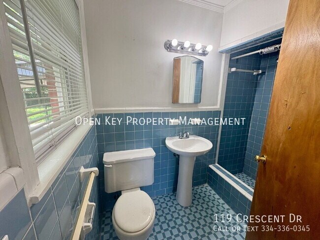 Building Photo - 119 Crescent Dr