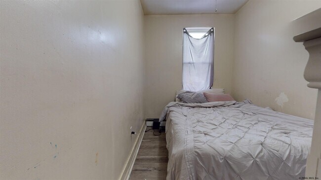 Building Photo - 65 West St