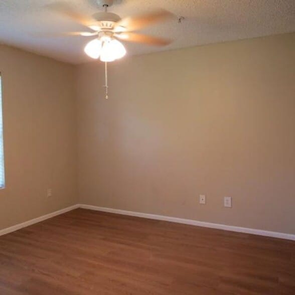 Building Photo - Altamonte Springs 1/1 condo in Gated Commu...