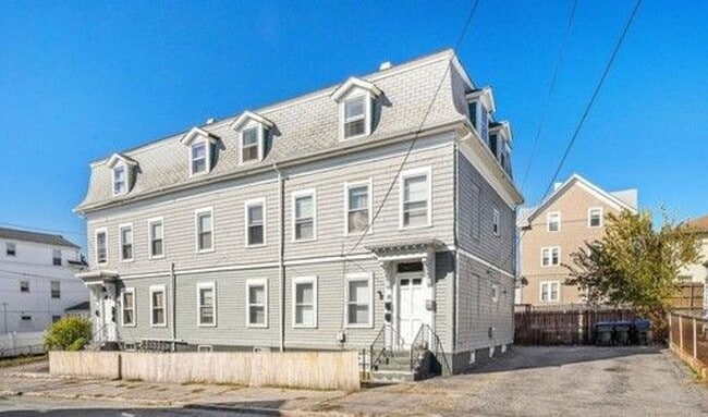 Building Photo - 8-12 Flora St