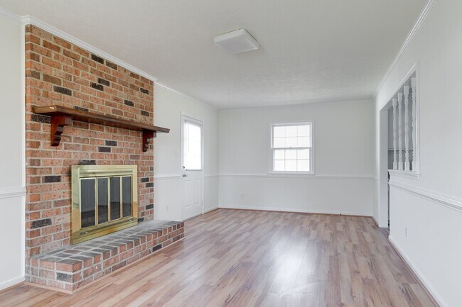 Building Photo - Beautiful Brick Ranch Available For Rent - Pets are welcome!!!