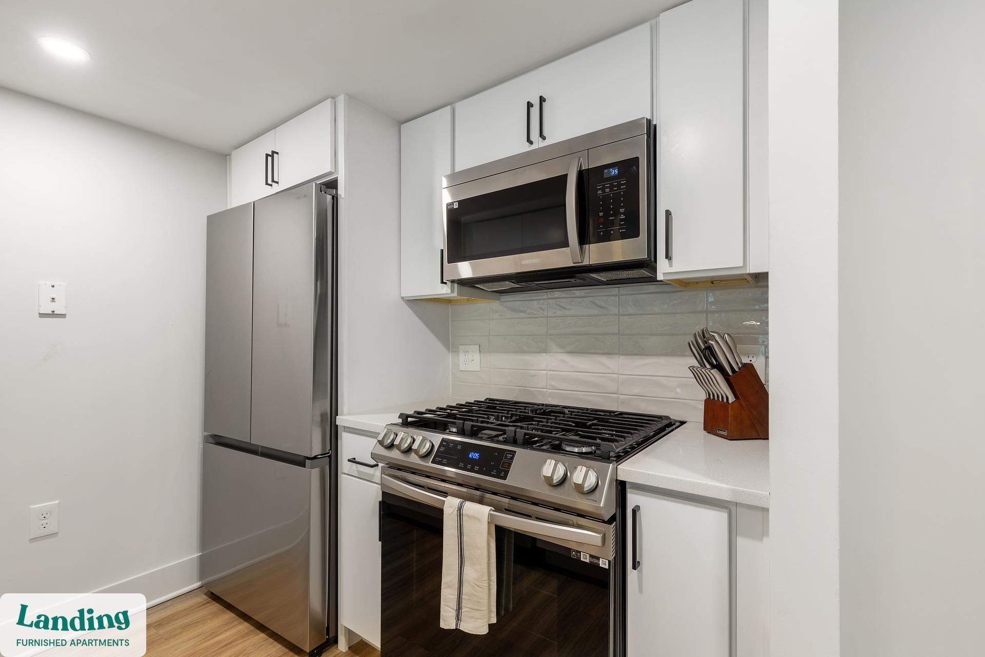 Building Photo - 1221 S Eads St