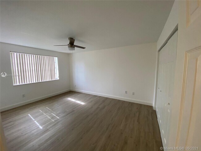 Building Photo - 4170 NW 79th Ave