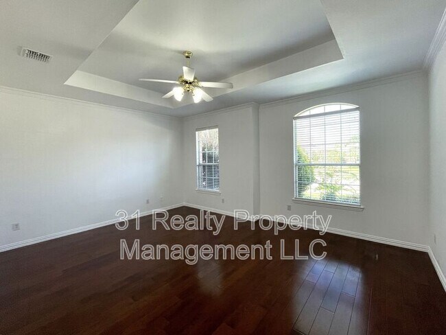 Building Photo - 4400 Avebury Dr