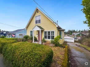 Building Photo - Beautifully Remodeled 3-Bedroom Home Near ...