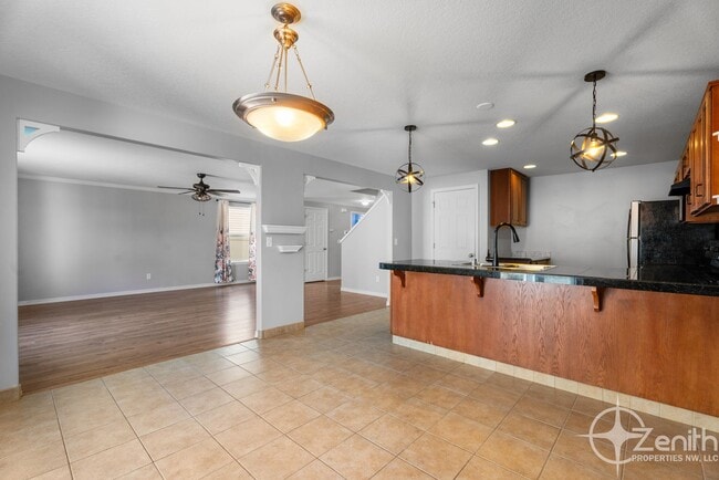 Building Photo - HALF OFF 2ND MONTHS RENT! Fully Updated 4 ...