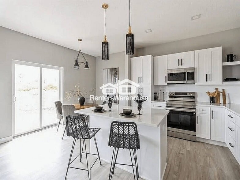 Building Photo - 15536 Rocklyn Pl