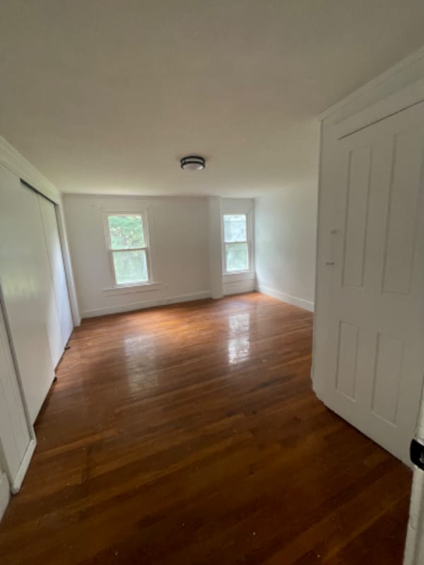 Building Photo - 1 Ware