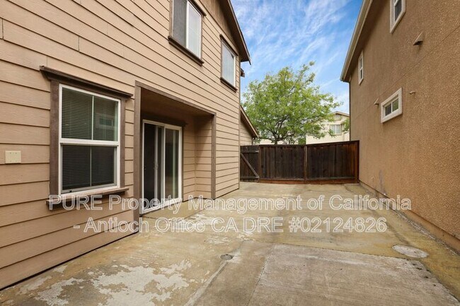 Building Photo - 60 Xena Court