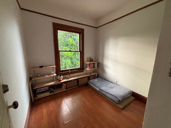 Building Photo - 1438 Glendale Blvd