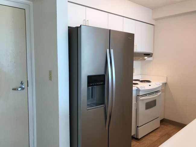 Building Photo - Breathtaking mountain view, 1 bdrm, 1 bath...