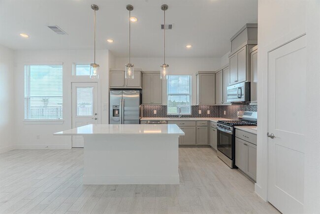 Building Photo - 21238 Black Gap Wildlife Dr