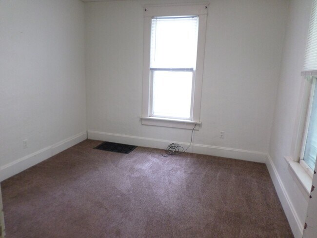Building Photo - 715 Laramie St