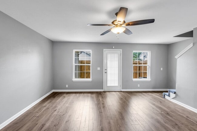 Building Photo - 414 Arapaho Dr