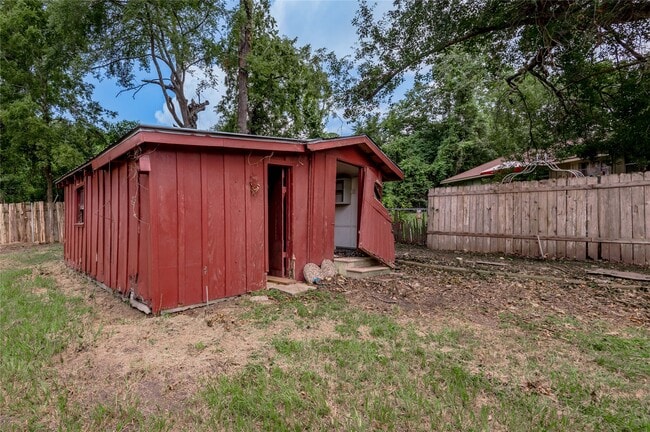 Building Photo - 2528 Ave N 1/2
