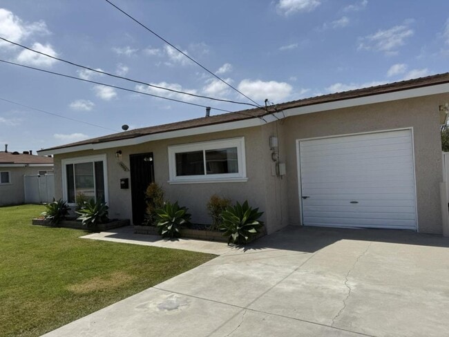 Building Photo - 15558 Cornuta Ave