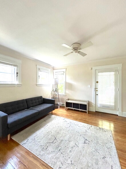 Living room - 2903 Maisel Dr