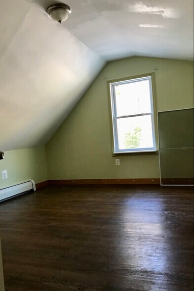 Building Photo - 575 White Mountain Hwy