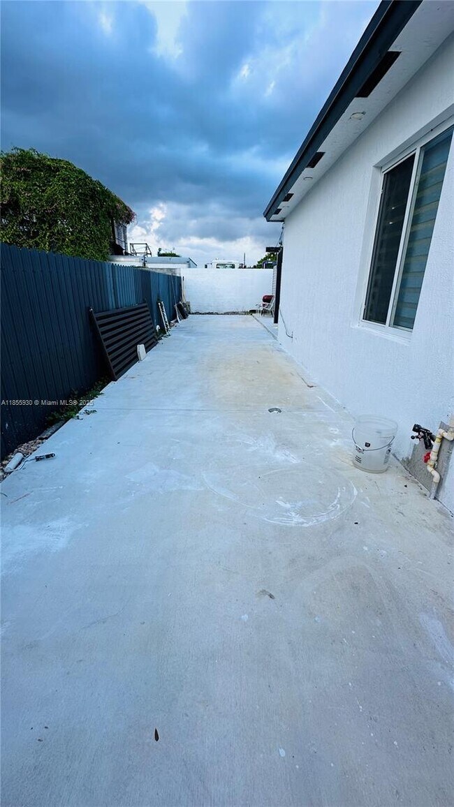Building Photo - 3161 NW 69th St