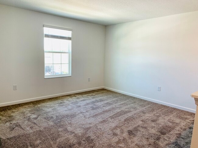 Building Photo - 843 Grant St