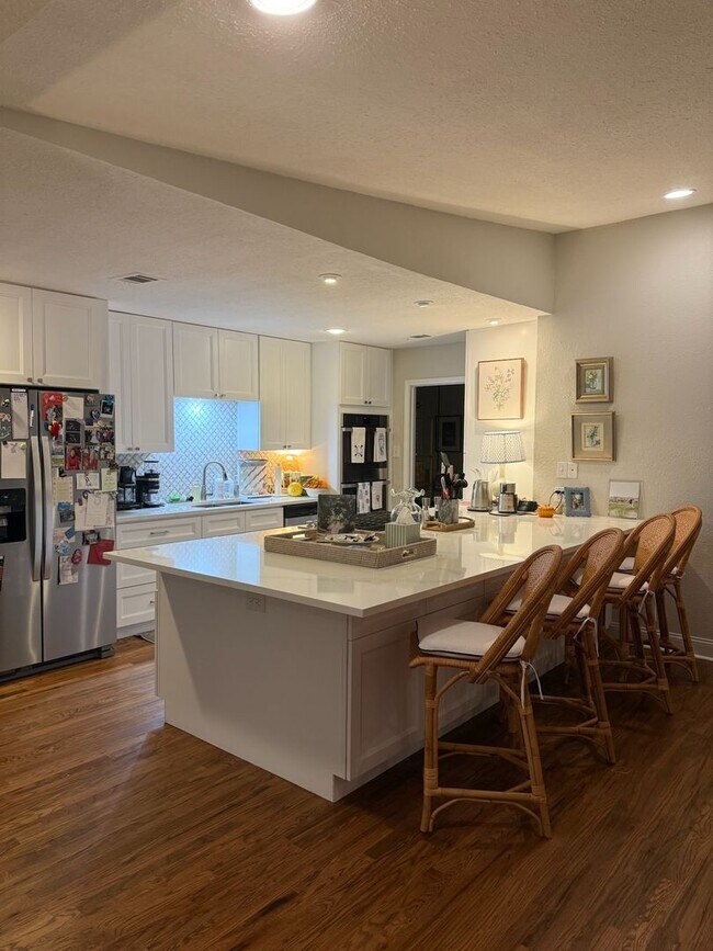Building Photo - Overton Park home for Lease