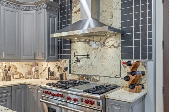 Building Photo - 2125 Cooper Lake Dr SE