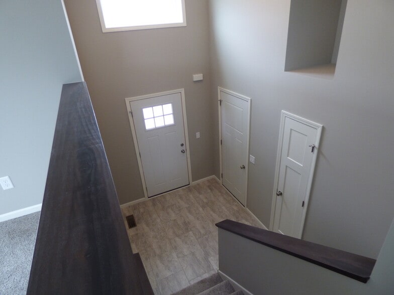 Building Photo - 1025 Pheasant Run