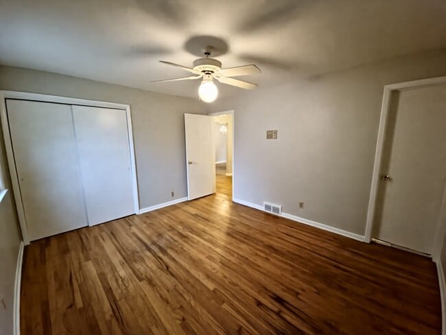 Building Photo - 3427 Westbury Rd