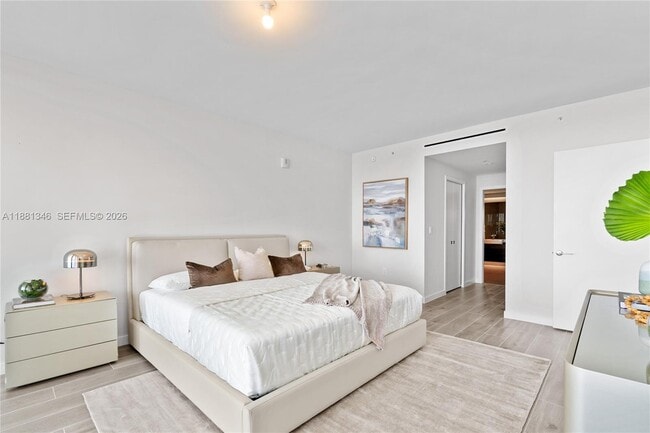 Building Photo - 1116 N Ocean Blvd