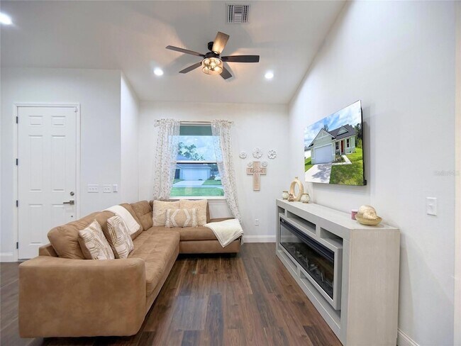Building Photo - 2324 SW 168th Loop
