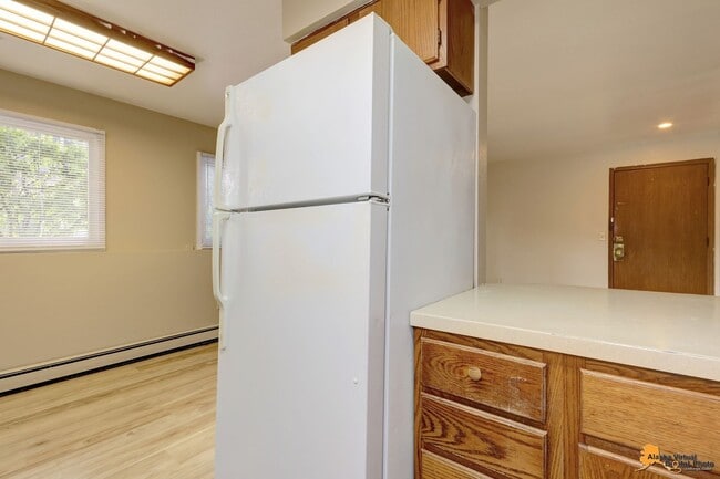 Building Photo - 3806 Iowa Dr