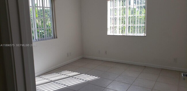 Building Photo - 4950 Washington St