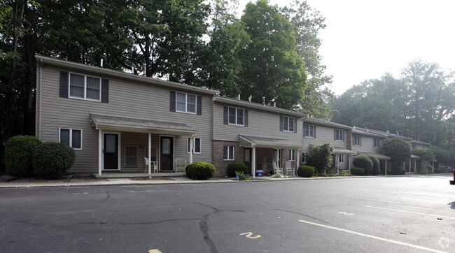 Building Photo - Creekwood Apartments