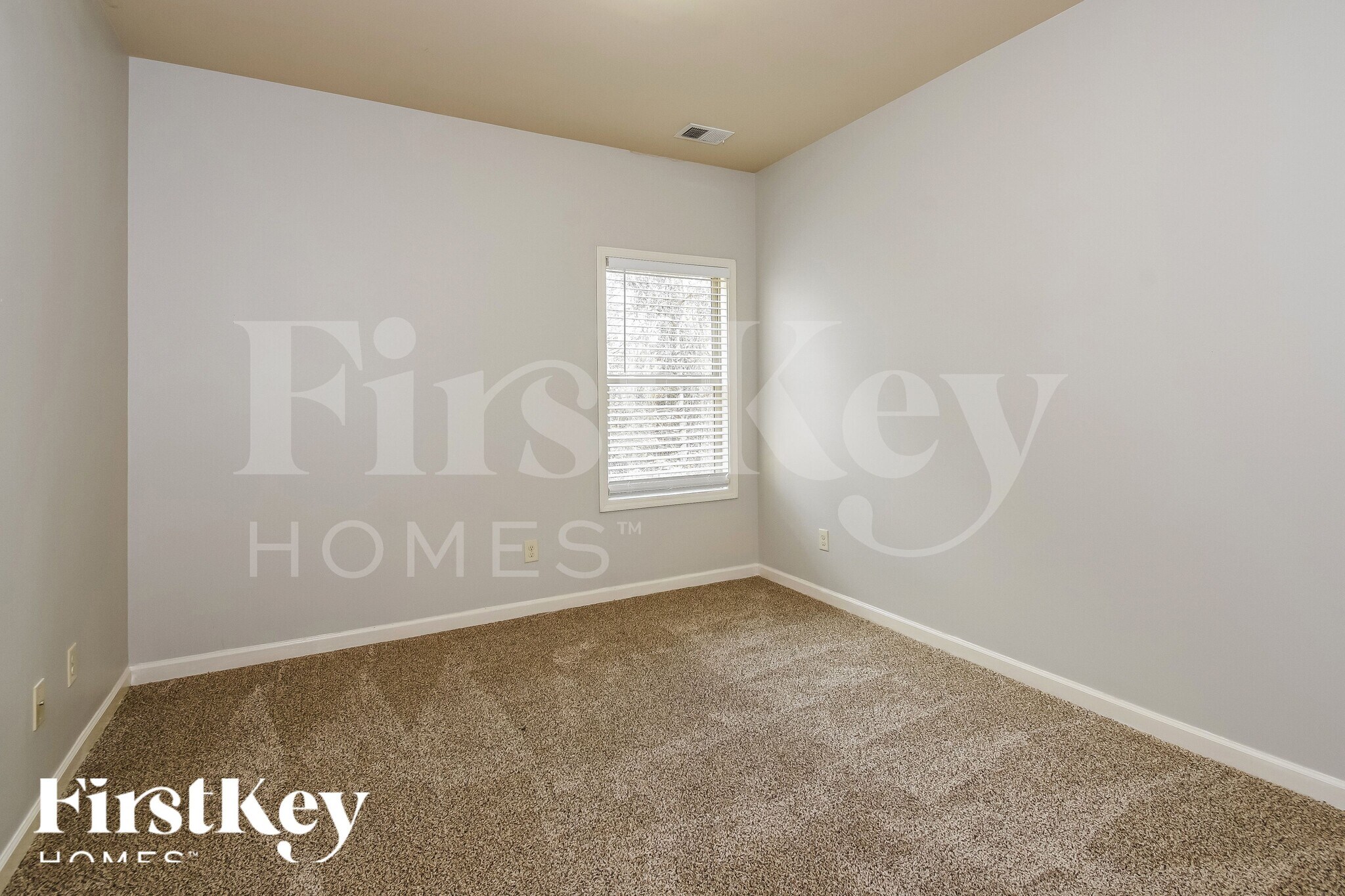 Building Photo - 4868 Maple Glen Dr