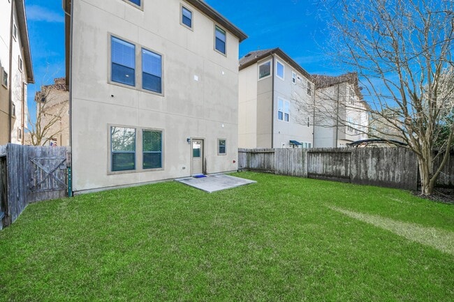 Building Photo - 2707 King's Retreat Cir