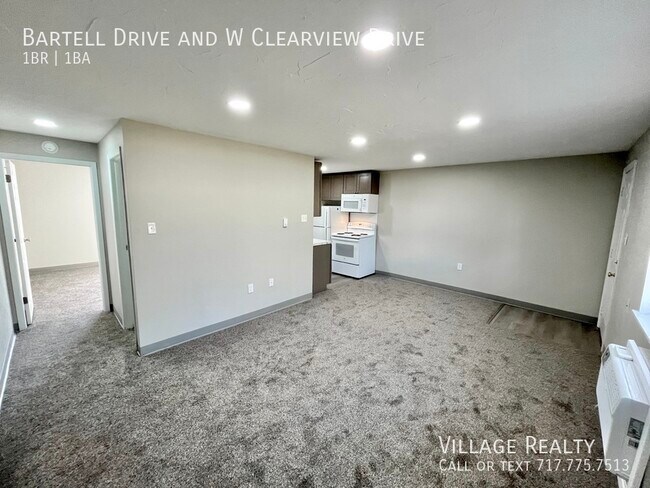 Building Photo - 51 W Clearview Dr